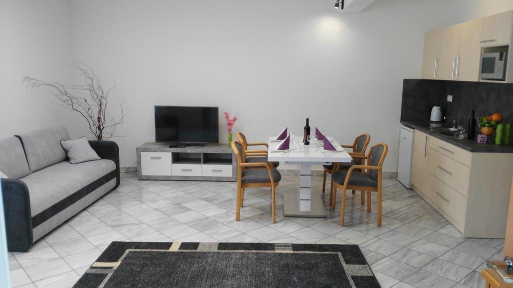 索普隆Fueredi Haz Apartman公寓 外观 照片